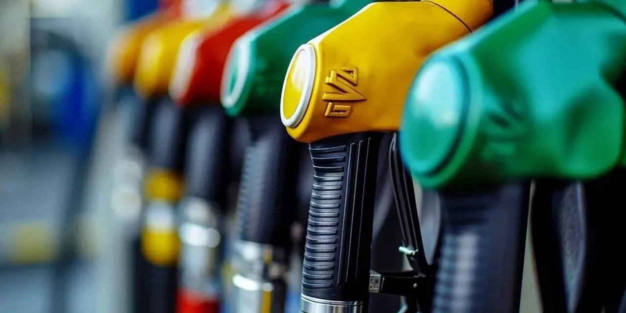 Benzin ve motorine beklenen zam geldi