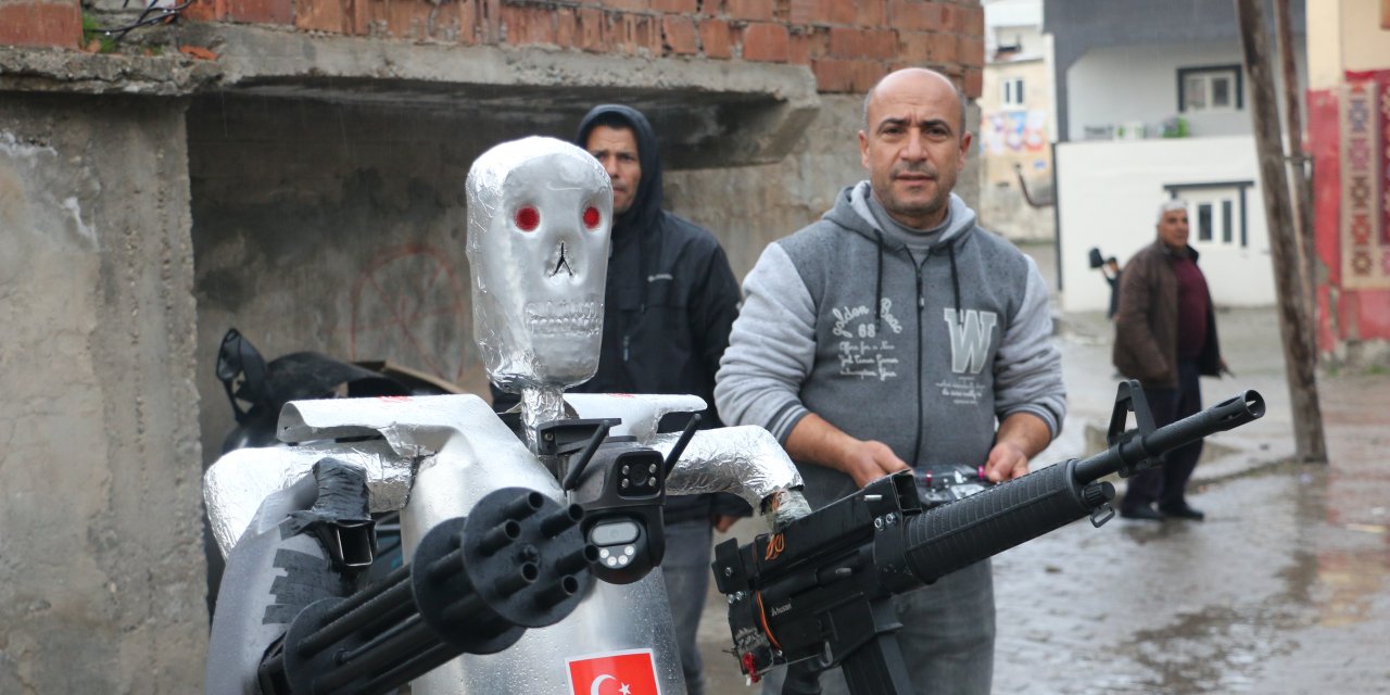 Siirtli kaşif ısıya duyarlı, insan ve hareket algılamalı asker robot yaptı