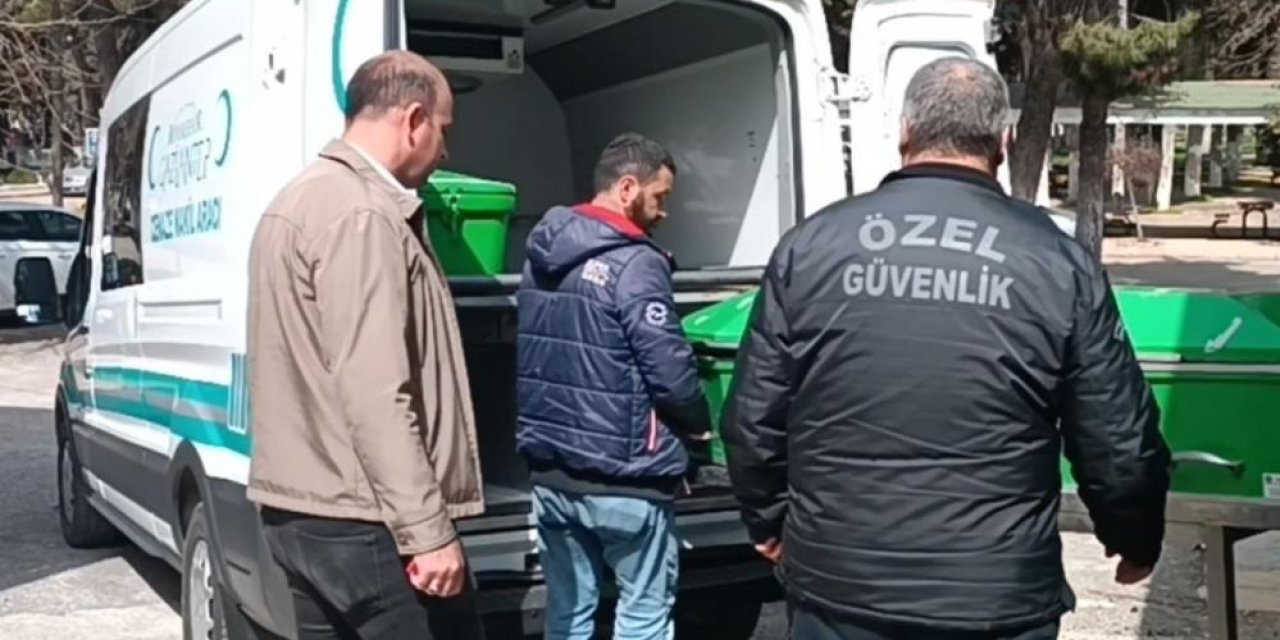 İki oğlunun bıçaklı saldırısına uğrayan baba hayatını kaybetti