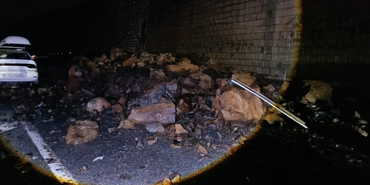 Sağanak Yağış Bitlis'te heyelana neden oldu