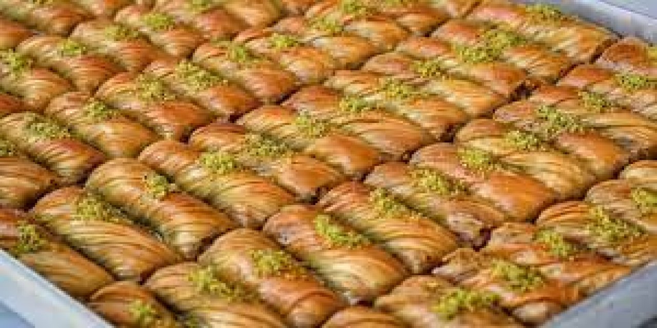 55 yıllık baklavacıdan lezzet tüyosu: Ev baklavası bu teknikle çıtır oluyor