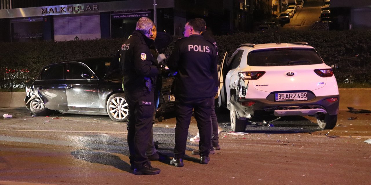 Feci kazada baba ve oğlu öldü 7 kişide yaralandı