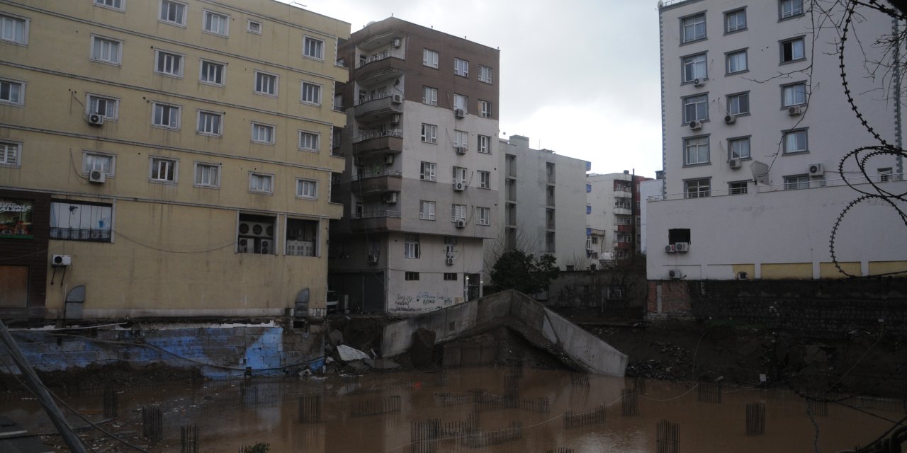 Cizre’de dört bina tahliye edildi