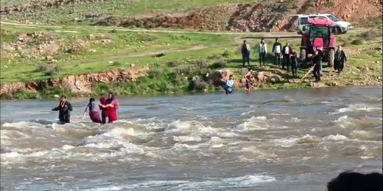 Şanlıurfa’da dere kenarında oynayan 4 çocuk akıntıya kapıldı