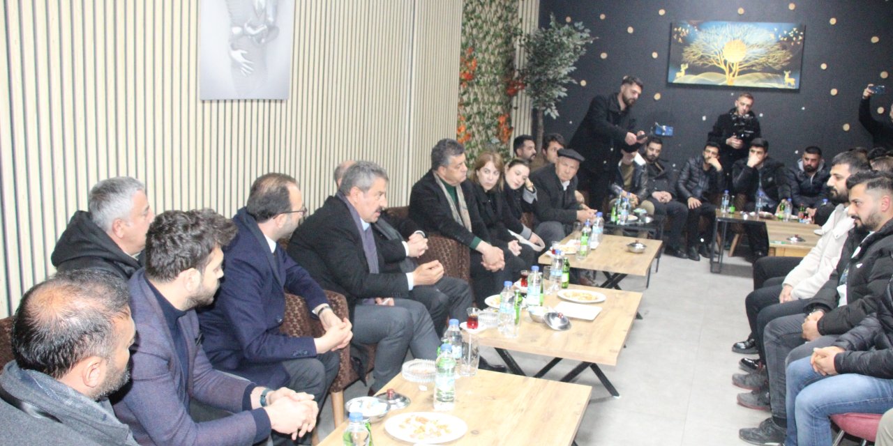 Bakan Yardımcısı Mehmet Aktaş Şırnaklı gençler ile bir araya geldi