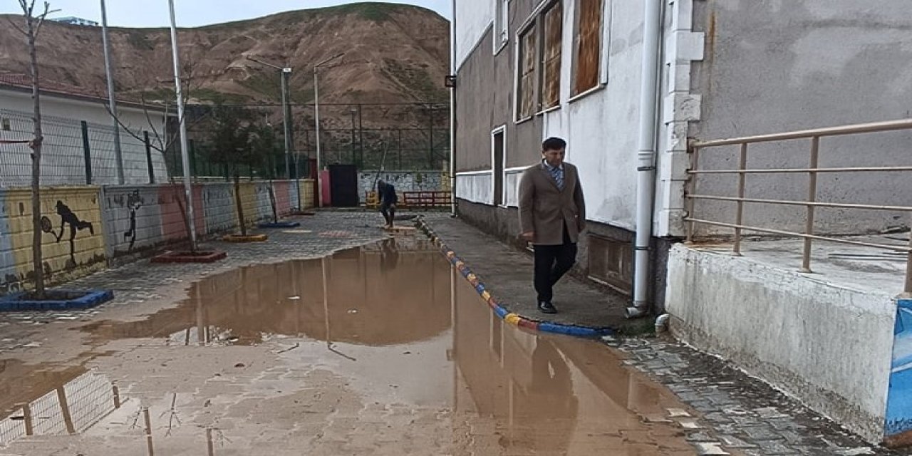 Cizre Milli Eğitim Müdürü Selden etkilenen okulları inceledi