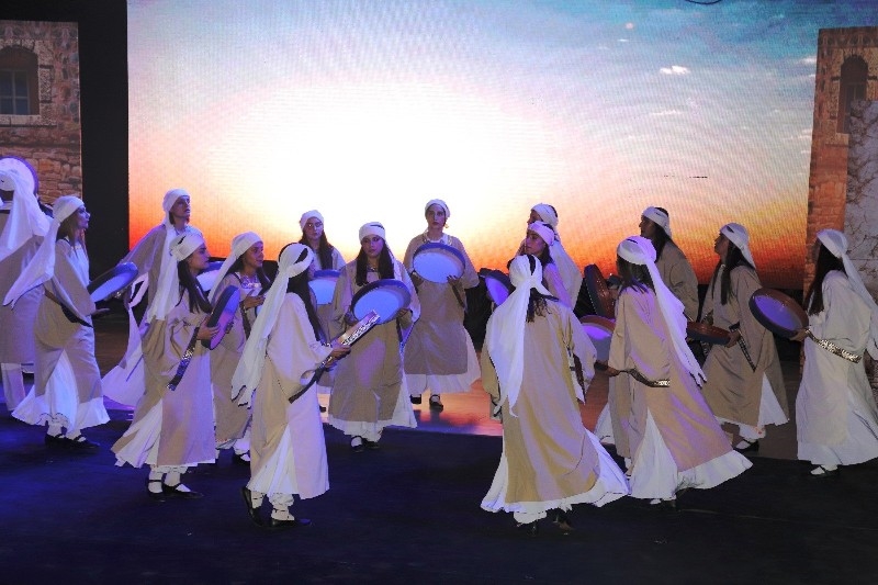 Siirt Belediyesi ev sahipliğinde düzenlenen 'Botan Efsanesi' gösterisi izleyenleri büyüledi