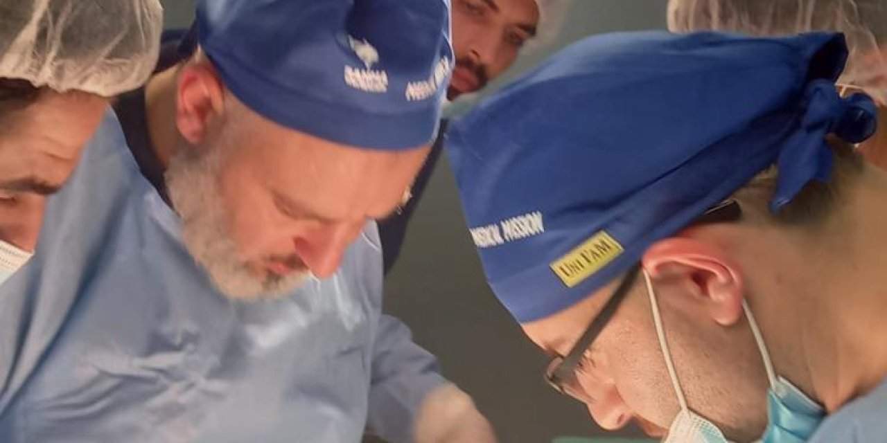 Diyarbakırlı doktor, Filistin’de yaptığı ameliyatı ve dramı kayıt altına aldı