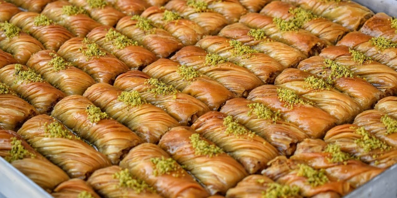 Pastaneden almanıza gerek yok; Evde pratik baklava tarifinin püf noktası