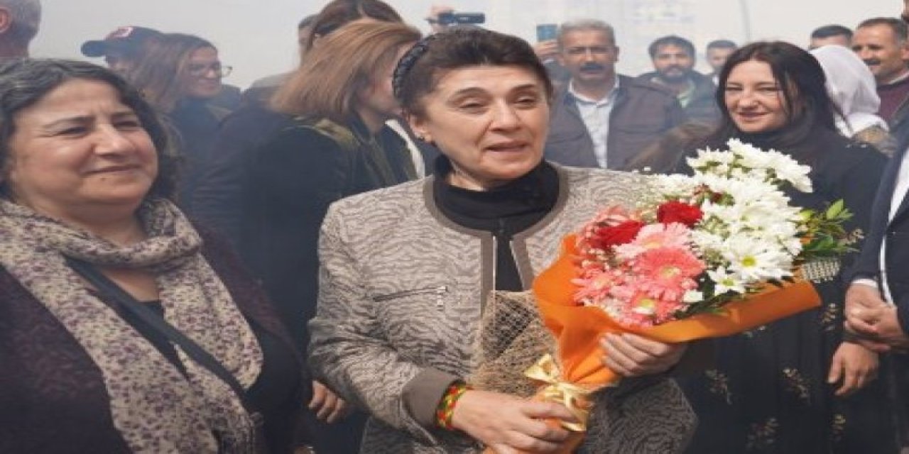 Leyla Zana, Orhan Doğan'ın Mezarını ziyaret etti