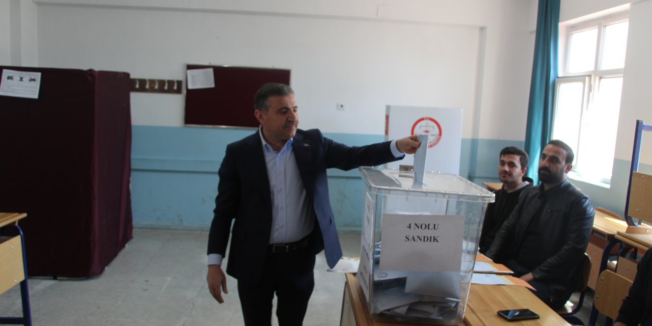 Vali Cevdet Atay oyunu kullandı