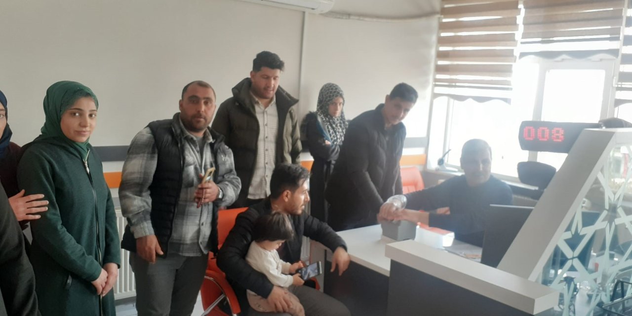 Kimliğini Kaybeden Seçmenler Nüfus Müdürlüklerinde Çözüm Arıyor