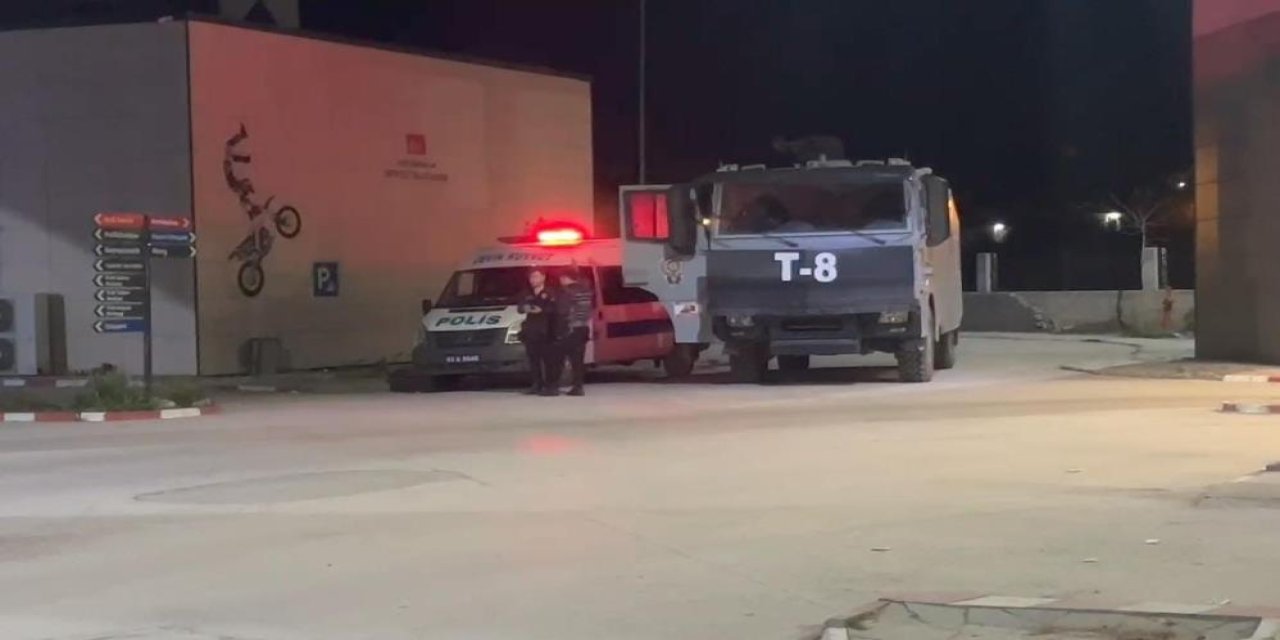 Şanlıurfa’da silahlı ve bıçaklı kavga: 3 yaralı