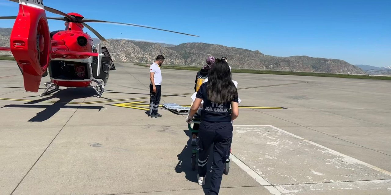 Şırnak’ta ambulans helikopter 91 yaşındaki hasta için havalandı