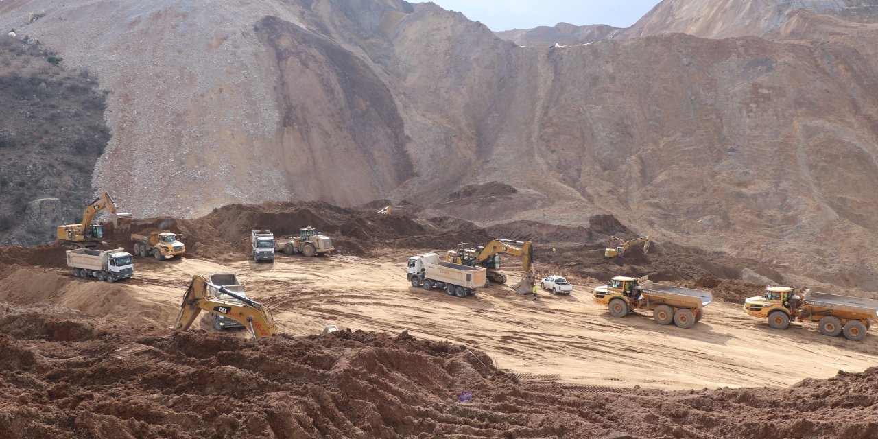 Erzincan'da 53 gün sonra 1 işçinin cenazesine ulaşıldı