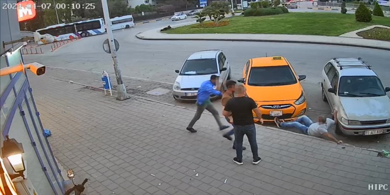 Yan Baktı Kavgası: Tartışma Darbeyle Sonuçlandı