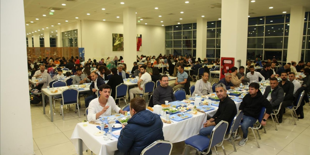 Şırnak’ta İftar Yemeğinde Akademik Ve İdari Personel Bir Arada