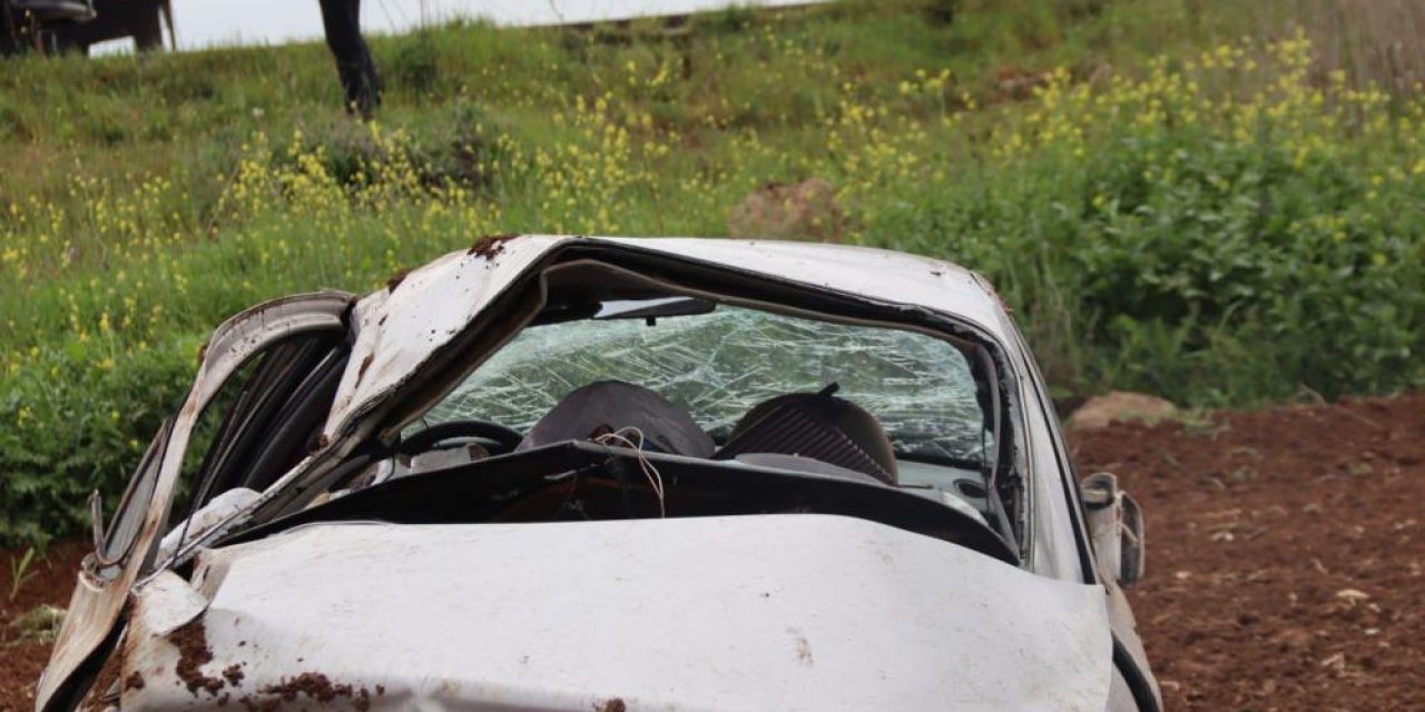 Diyarbakır’da otomobil şarampole savruldu: 2’si çocuk, 4 yaralı