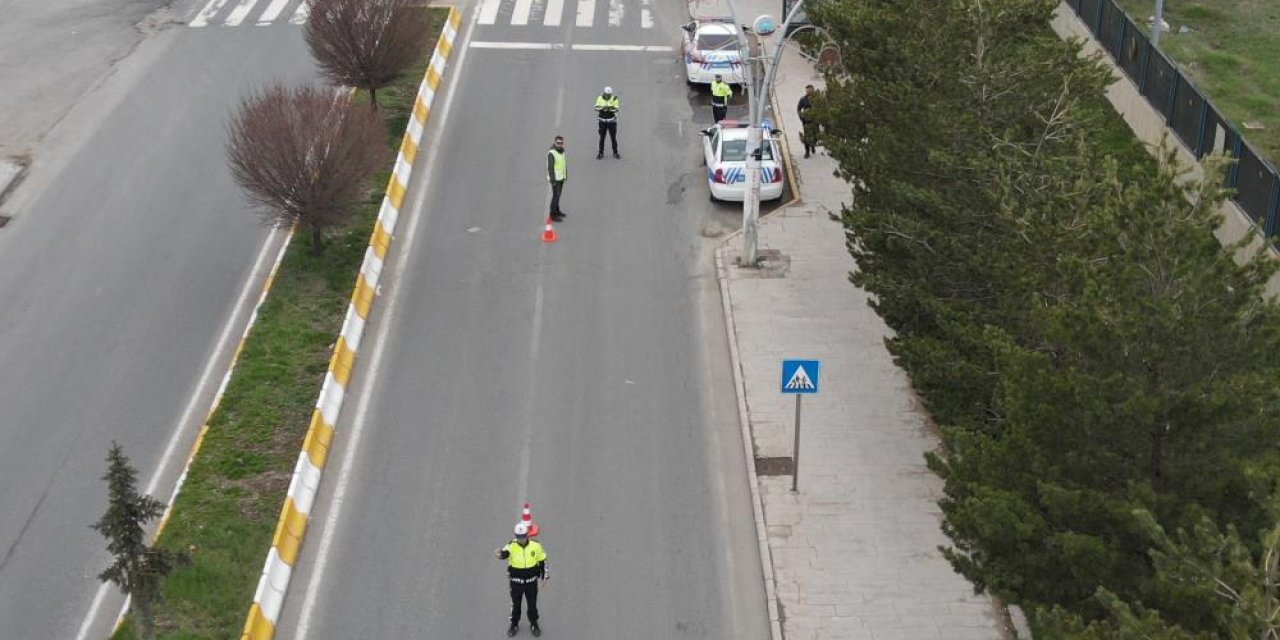 Ağrı'da Ramazan Bayramı trafik denetimleri dron ile desteklendi