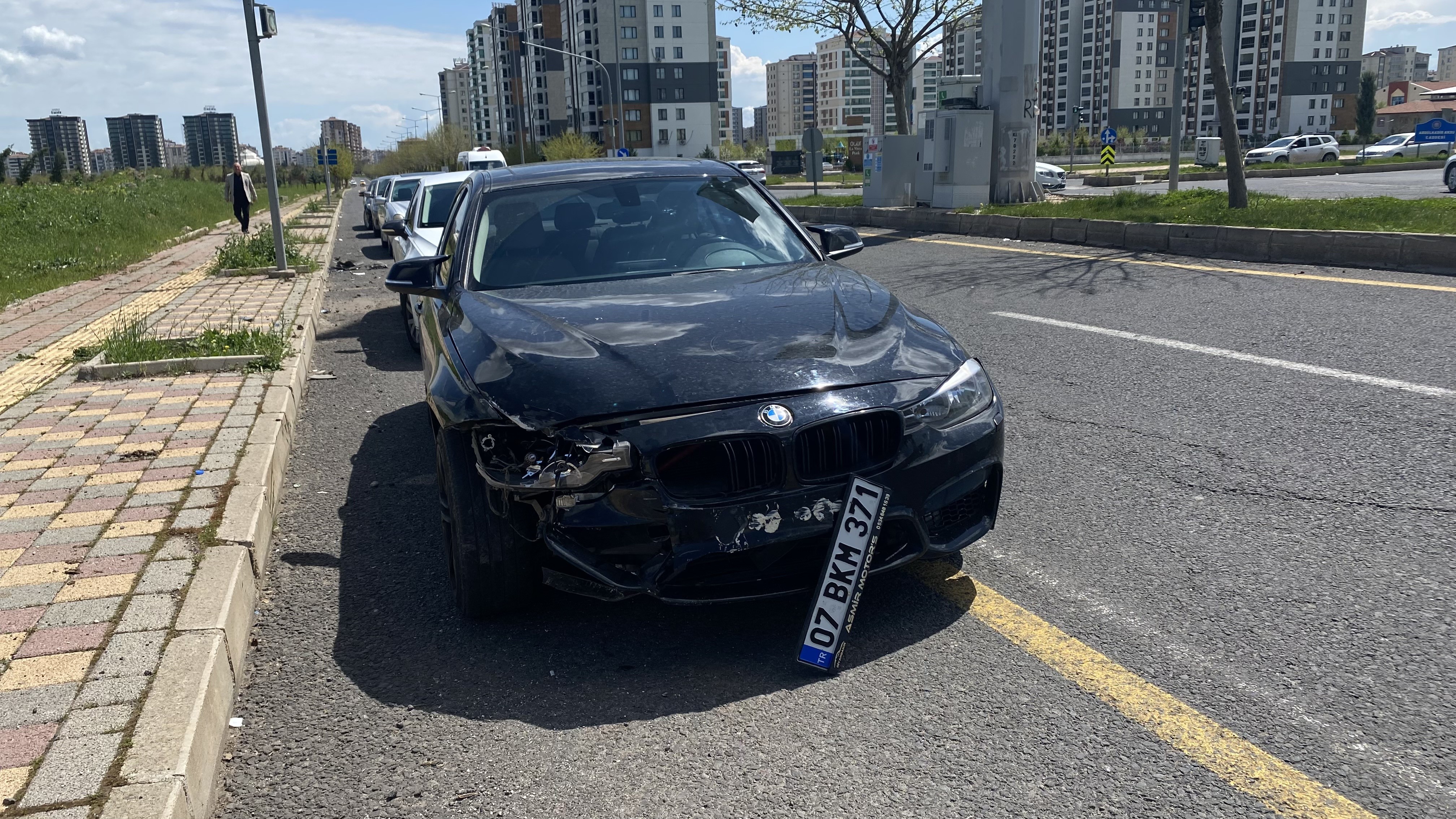 İki otomobilin çarpıştığı kazada 6 kişi yaralandı