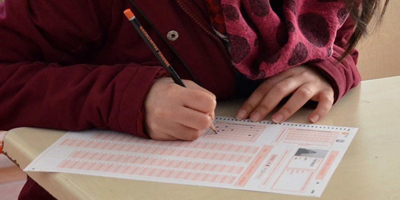 Şırnak’ta öğrenciler bursluluk sınavında ter döktü