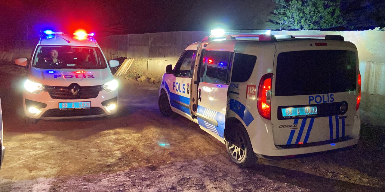 Ölen borçlusunun mezarını açtı, mezarı ateşe verip cesedi yakmak istedi