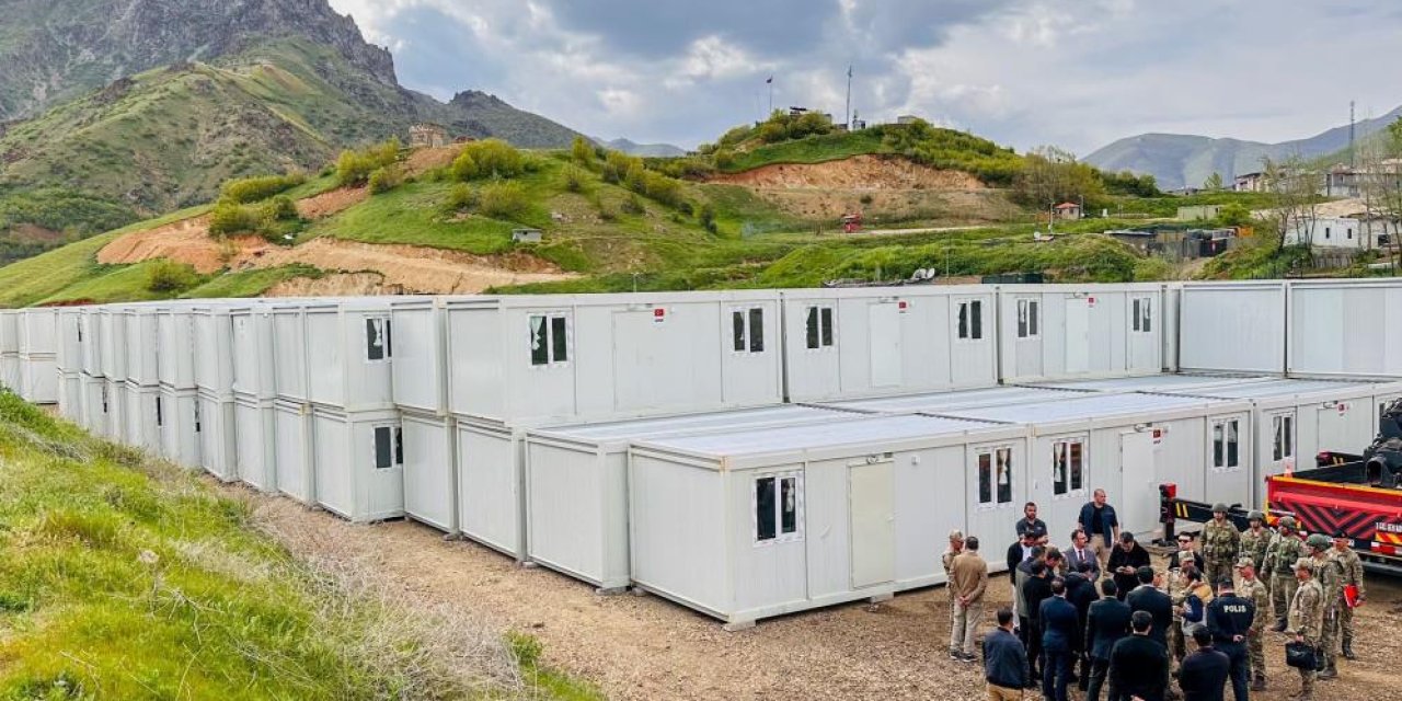 Şırnak'a komşu ilde muhtemel depreme hazırlık için konteyner nakliyatı