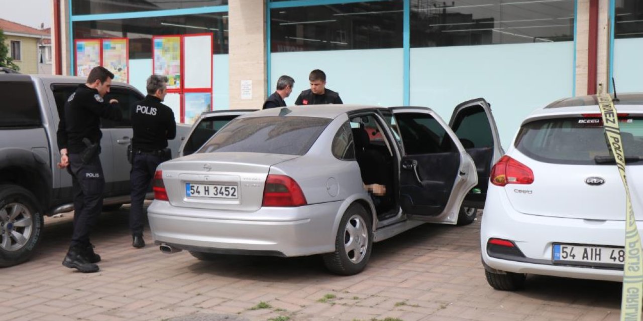 44 yaşındaki adam otomobilin içinde ölü bulundu