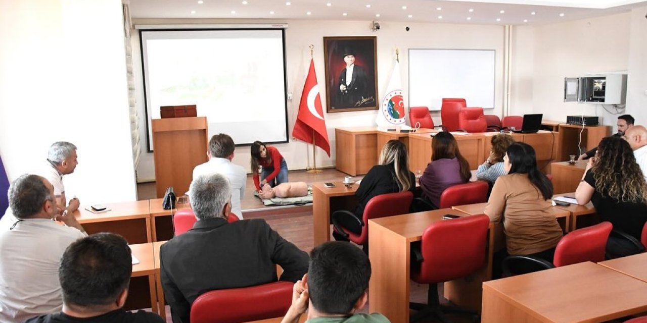 Şırnak’ta Kamu Personellerine ‘Sertifikalı Temel İlk Yardım Eğitimi’ Verildi