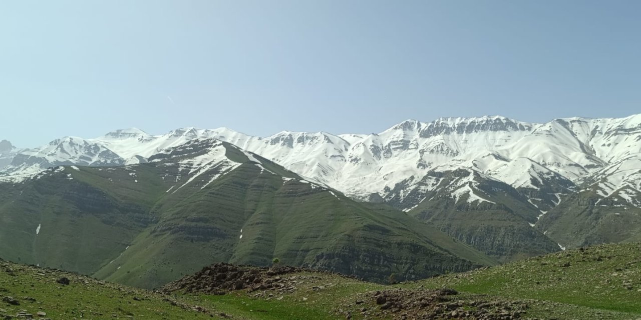Şırnak’ta kış ve bahar mevsimi bir arada yaşanıyor