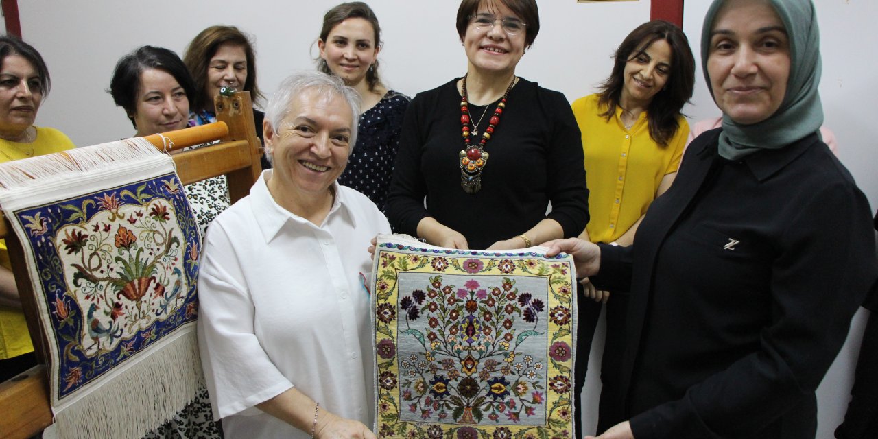 230 bin ilmek ile yapılan halıya 100 bin lira değer biçildi
