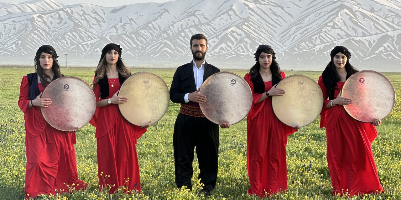 Cilo Dağı'nda yöresel elbiselerle erbane şöleni:Doğanın sesiyle buluşma mest etti!