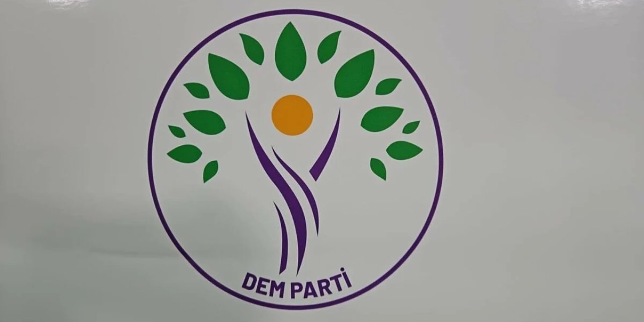 DEM Parti Belediye Başkanı ve Meclis Üyeleri Partilerinden İstifa Etti