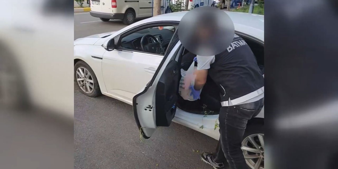 Dur İhtarına Rağmen Kaçan Otomobilden 19 Bin Hap Ele Geçirildi