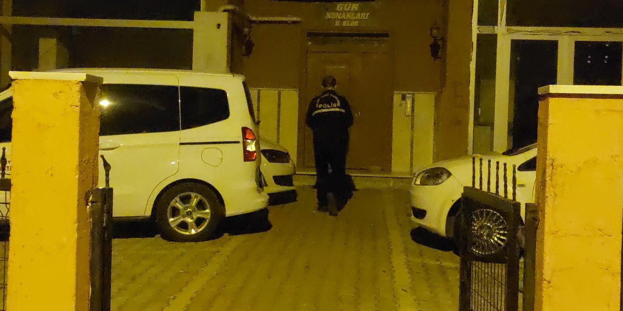 Eşi ve 5 yaşındaki çocuğunu öldürdükten sonra intihar etti