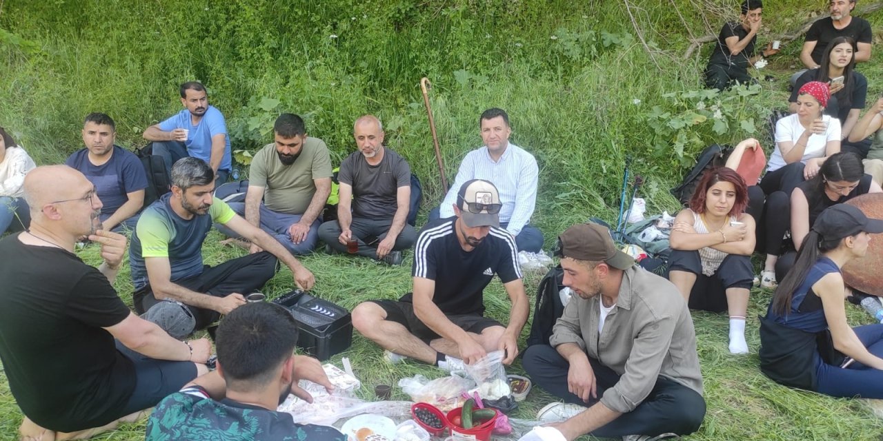 Cizre MYO Öğrencileri ve Akademisyenlerinin doğa Yürüyüşü