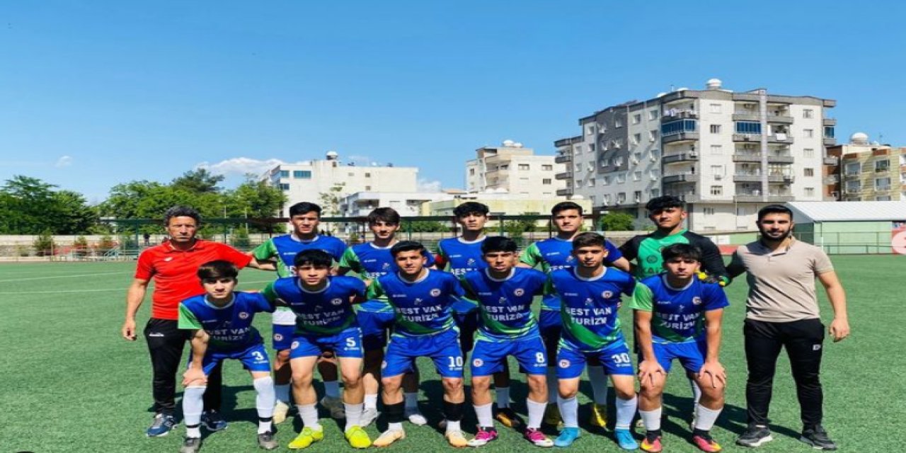 Cizre Belediyespor U17 Takımı Namağlup Şampiyon! Türkiye Şampiyonası Yolunda