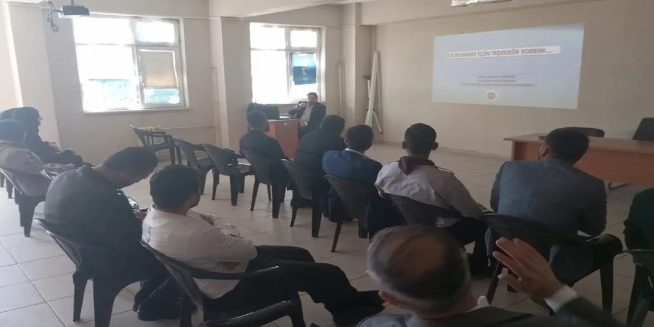 Şırnak’ta "Gençlik Hizmetleri Eğitimi" Semineri Düzenlendi