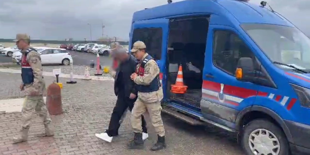 Kars'ta ilginç yakalama:  1 kişinin makatından uyuşturucu çıktı