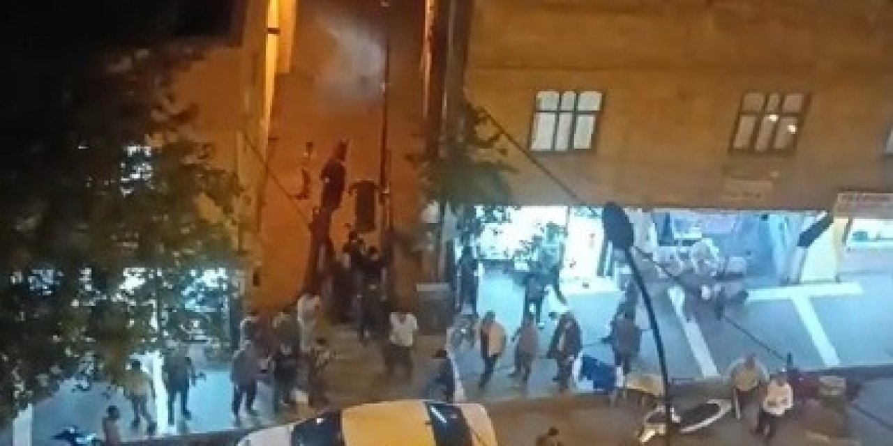 Park yeri kavgasına ezanla müdahale etmeye çalıştı