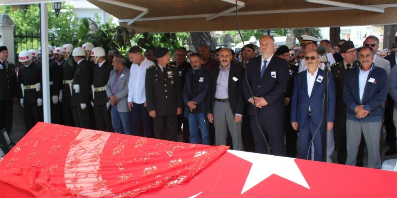 Gaziantep’te trafik kazasında hayatını kaybeden Astsubay, Gelibolu'da defnedildi