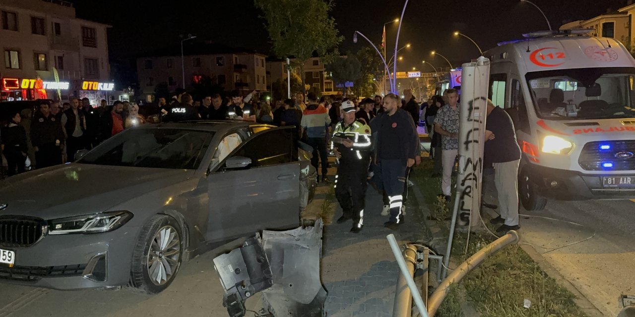 Galatasaray Şampiyonluk Konvoyunda Kaza: 2 Yaralı