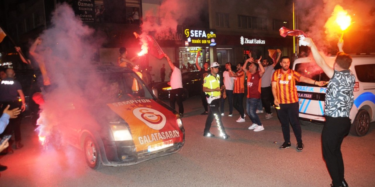 CİZRELİLERİN ŞAMPİYONLUK COŞKUSU GEÇ SAATLERE KADAR DEVAM ETTİ