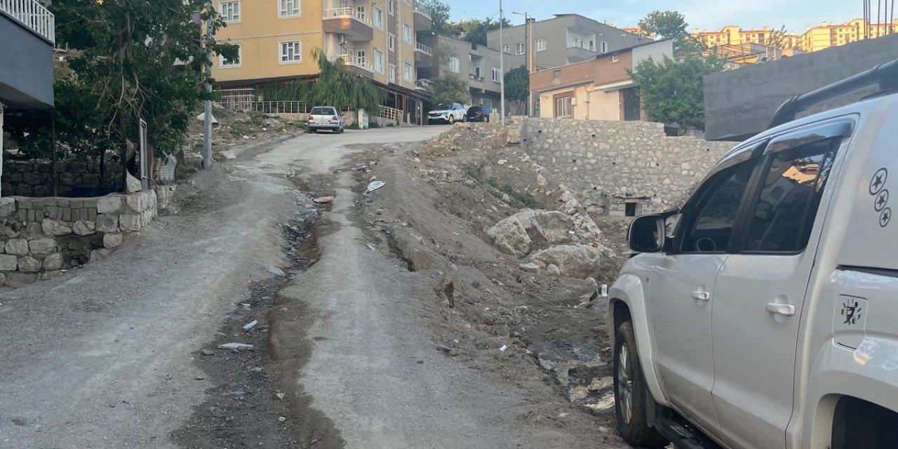 Şırnak'ta Çöken Yol 9 Aydır Onarılmayı Bekliyor: Vatandaşlar Tepkili