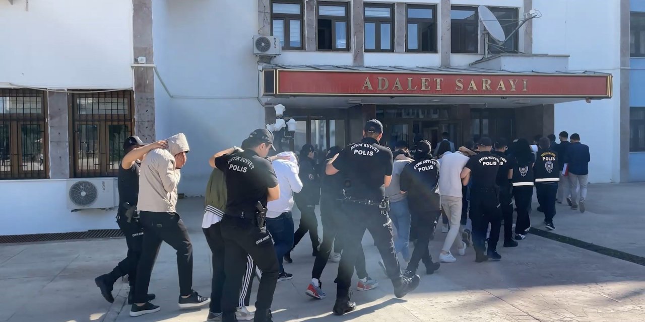 Tunceli'de Eskort Vaadiyle 50 Milyonluk Vurgun : 17 Gözaltı!