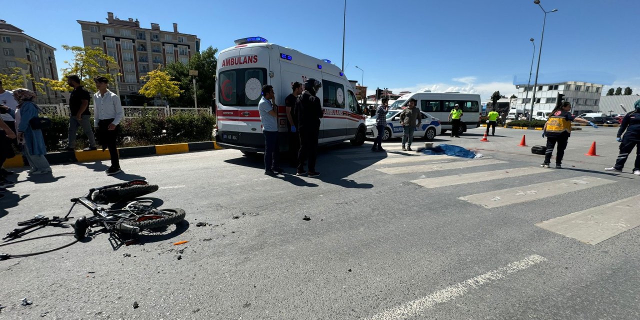 Van'da beton mikserinin çarptığı bisikletli hayatını kaybetti