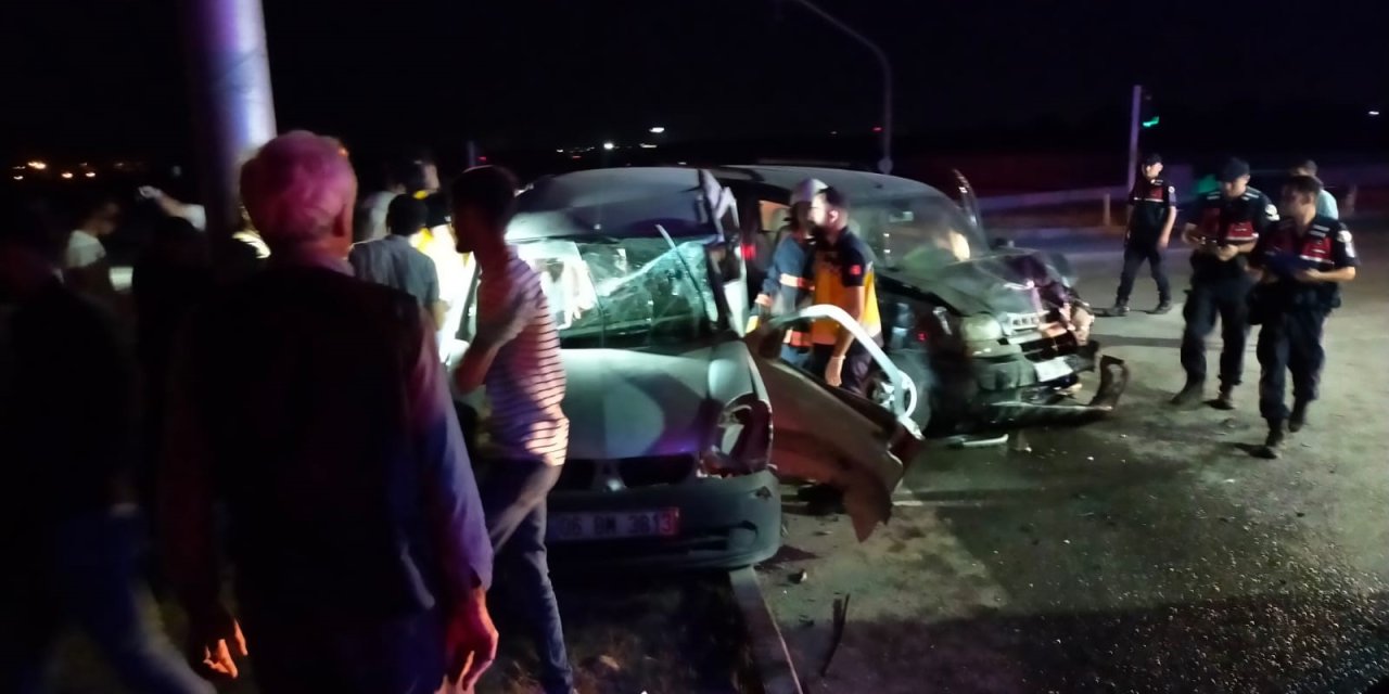Elazığ’da düğün konvoyunda 6 araç birbirine girdi