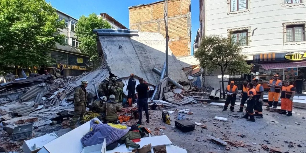 Küçükçekmece’de binanın çökme anı kamerada