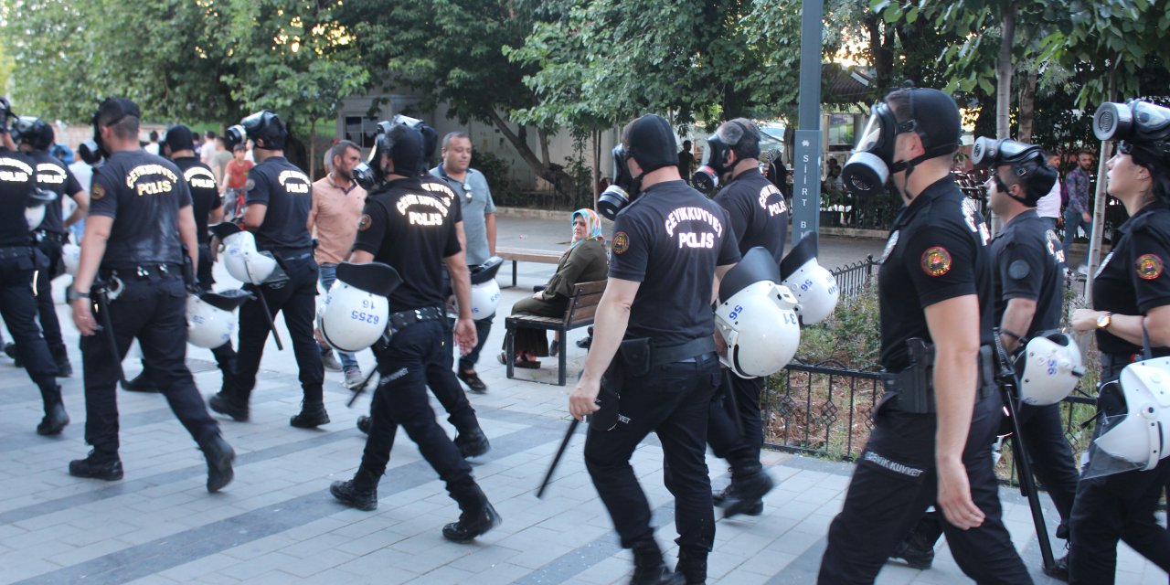Siirt’te Kayyum Protestosuna Polis Müdahalesi