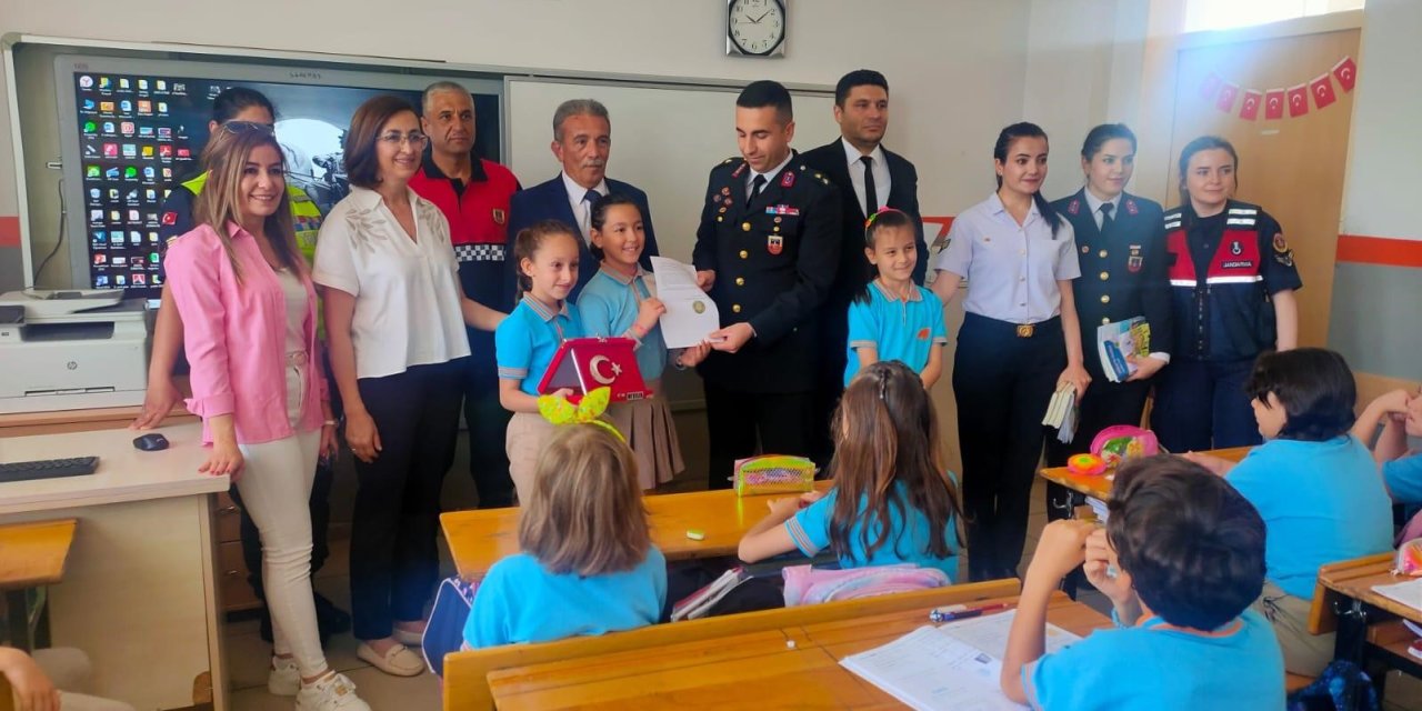 Eskişehirli Öğrencilerden Şırnak'taki Askerlere Sürpriz